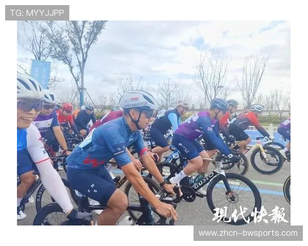 盐城黄海湿地赛选手冒雨竞技,展现速度与激情 盐城黄海湿地赛选手冒雨竞技,展现速度与激情